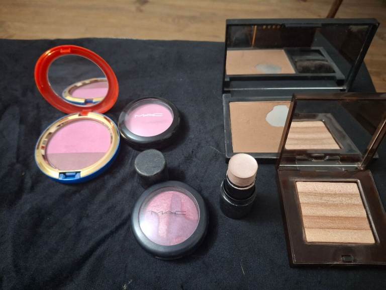 Mixed makeup items