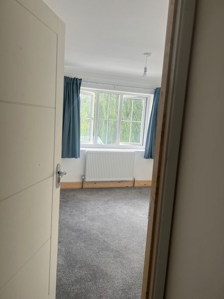 2 BEDROOM FLAT AVAILABLE FOR RENT IN FAR BLETCHLEY