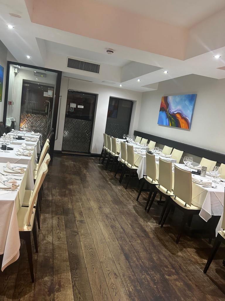 For sale Restaurant lease on busy Hampstead London  Nw3