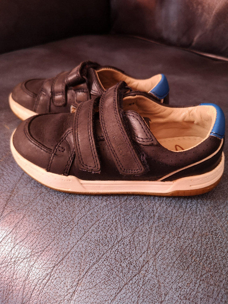 Boys Clarks Leather Blue Trainers Size 8,5G