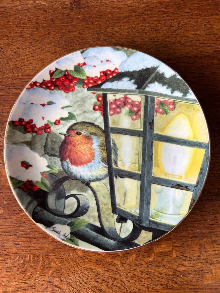 Set of 4 Christmas themed plates