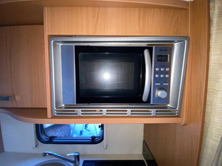 PEUGEOT BOXER AUTOCRUISE STARSTREAM - 2011 - FIXED BED - JUST 16000 MILES - VGC 