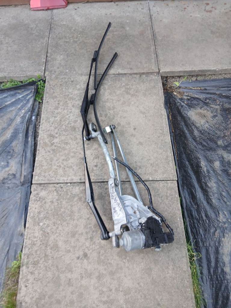 Ford Fiesta Mk7 front wiper Motor and Arms