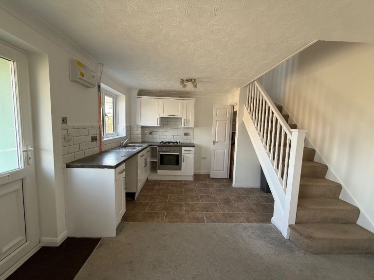 1 Bed End-Of-Terrace House To Rent in Folkestone, CT19