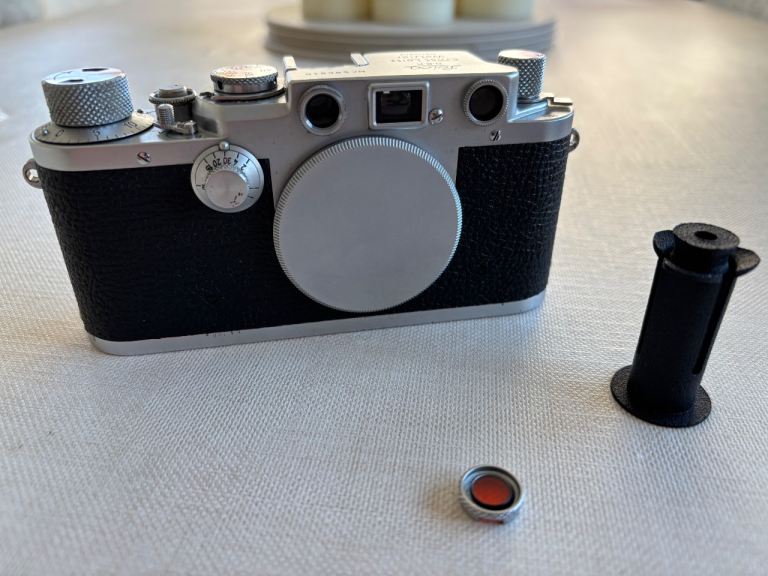 Leica 111f black dial