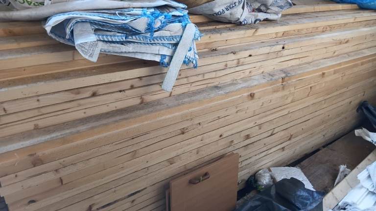 Large Quantity of Timber Planks – Great for DIY or Building