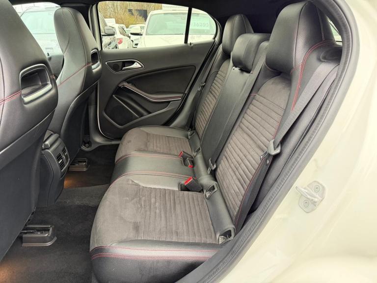 2017 Mercedes-Benz GLA GLA 220d 4Matic AMG Line Prem Plus 5dr Auto ESTATE DIESEL Automatic