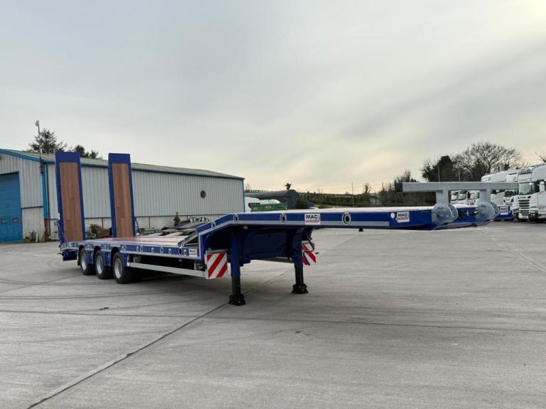 MAC 45FT LOWLOADER 3 AXLE