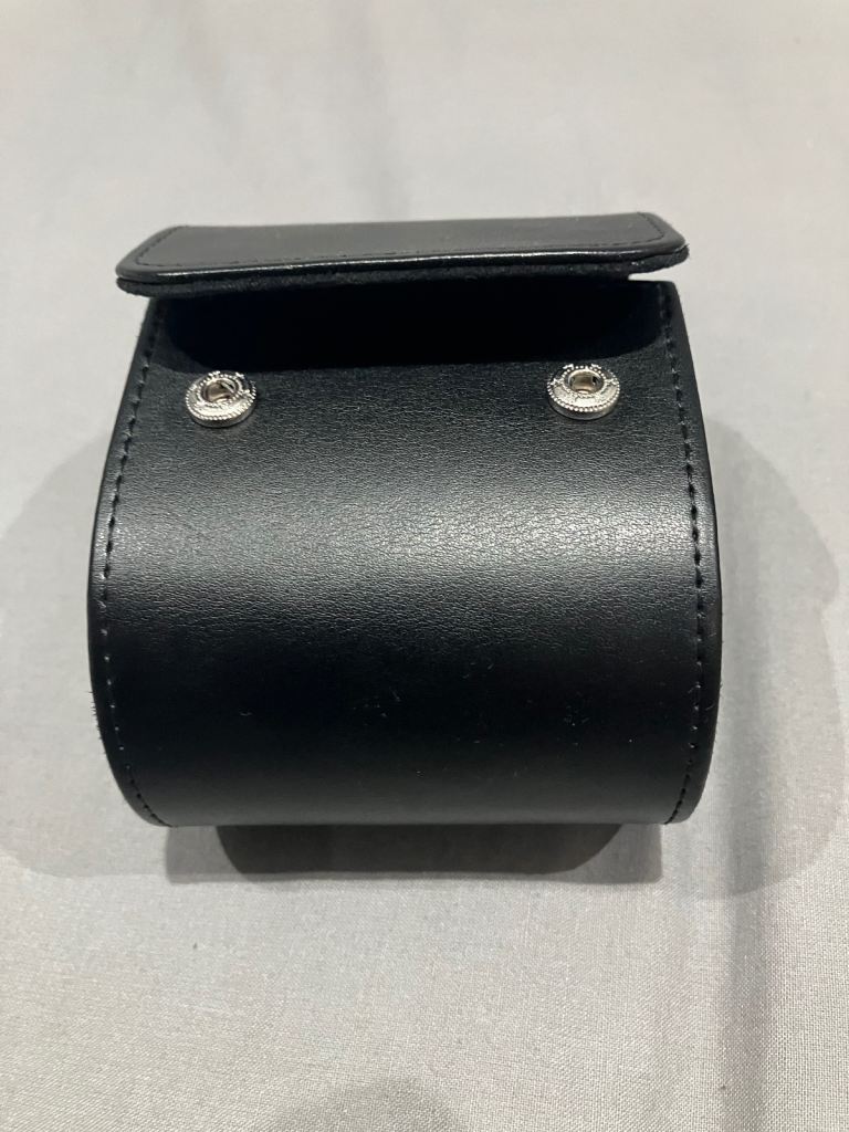 Single watch roll