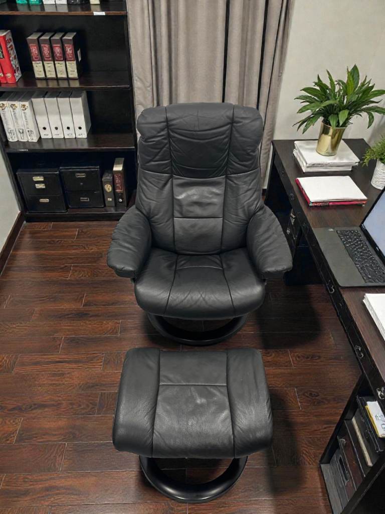 Ekornes Stressless Recliner Chair Lounger Black With Footstool