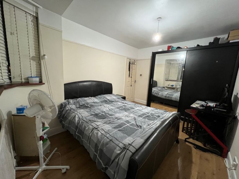 Master doubt bedroom for rent