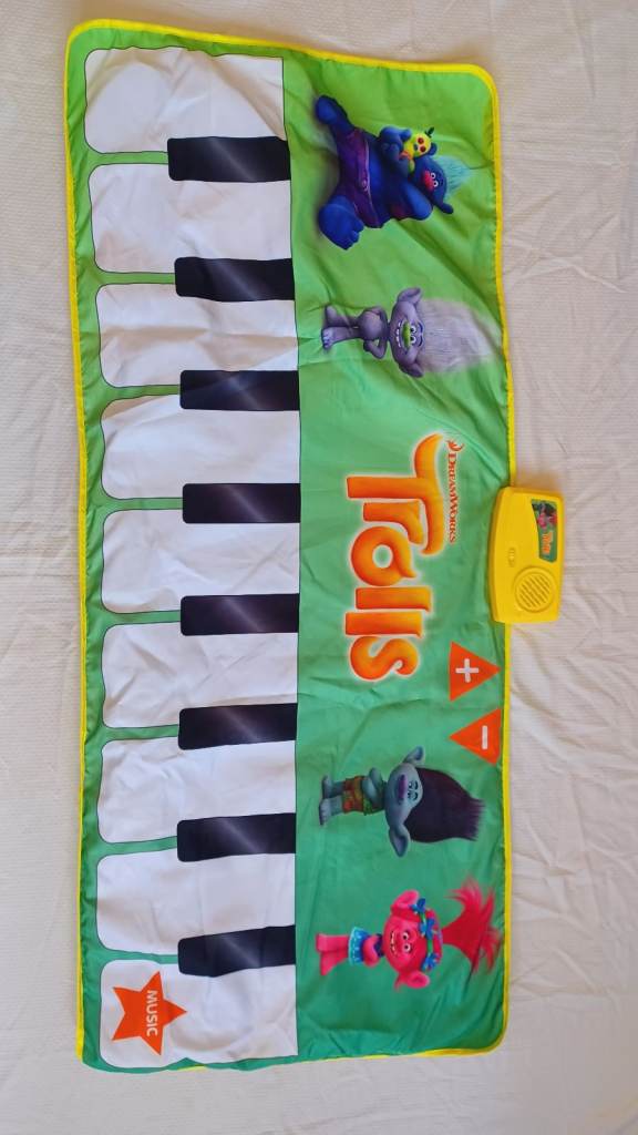 Baby toddler kids gigantic musical mat / sensory education toys excellent as new  condition 