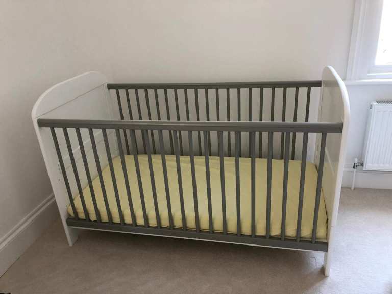 East Coast Angelina 2-in-1 Cot Bed White/Grey