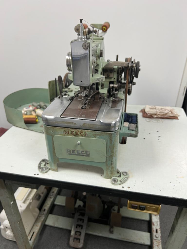Reece keyhole industrial sewing machine