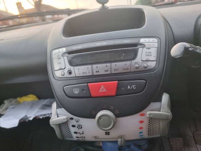 Citroen, C1, Hatchback, 2013, Manual, 998 (cc), 5 doors