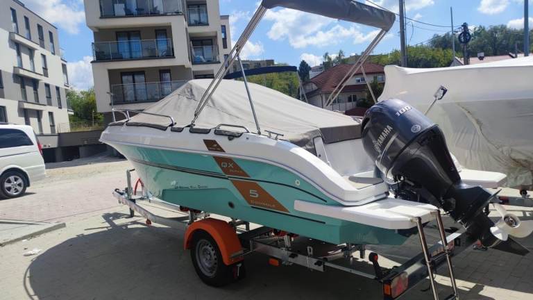 BRAND NEW QX562 CRUISER BOAT
