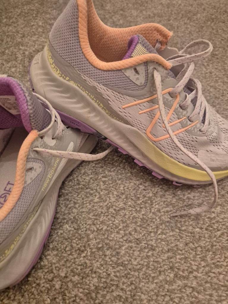 Ladies Running Shoes 