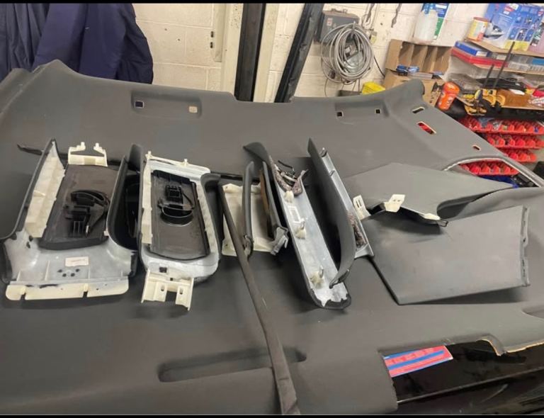 Audi s3 / a3 8p black headlining and trims 