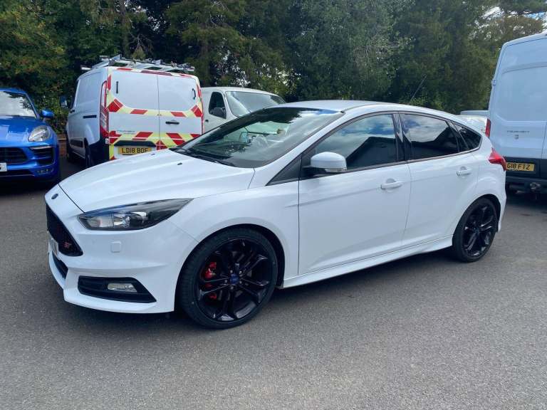 2016 Ford Focus 2.0 TDCi ST-3 Euro 6 (s/s) 5dr HATCHBACK Diesel Manual