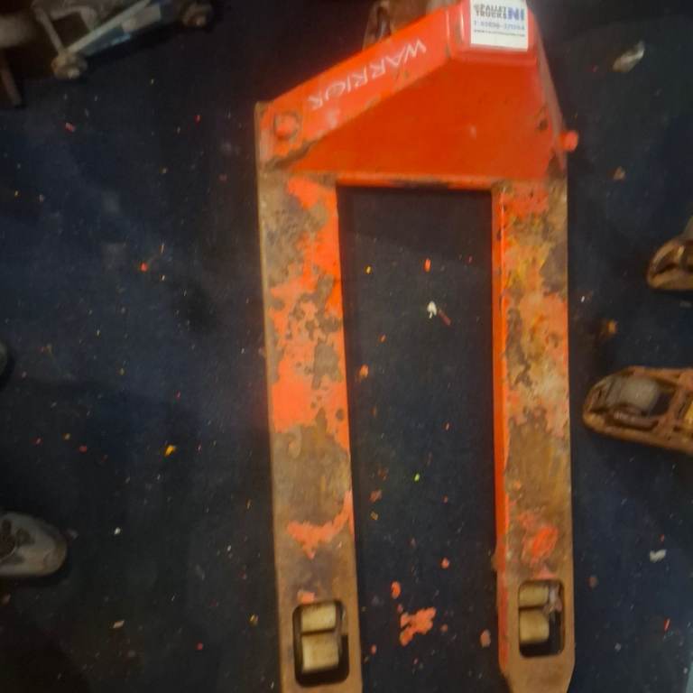 Pallet truck 685mm x 1200mm