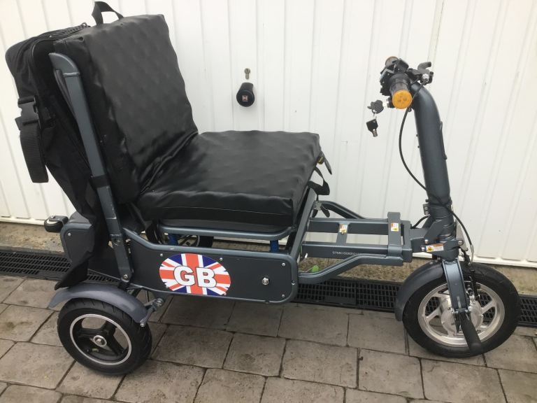 2022 EFOLDI LITE MOBILITY SCOOTER,CAN DELIVER,WEIGHS ONLY 17kg.with extras.