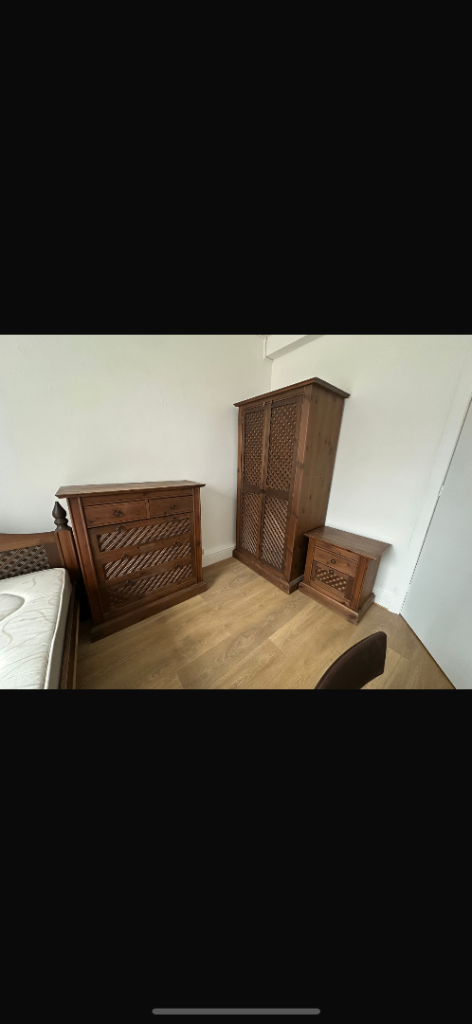 Double bedroom fully furnished ground floor SE16 near Canada Water & Rotherhithe station