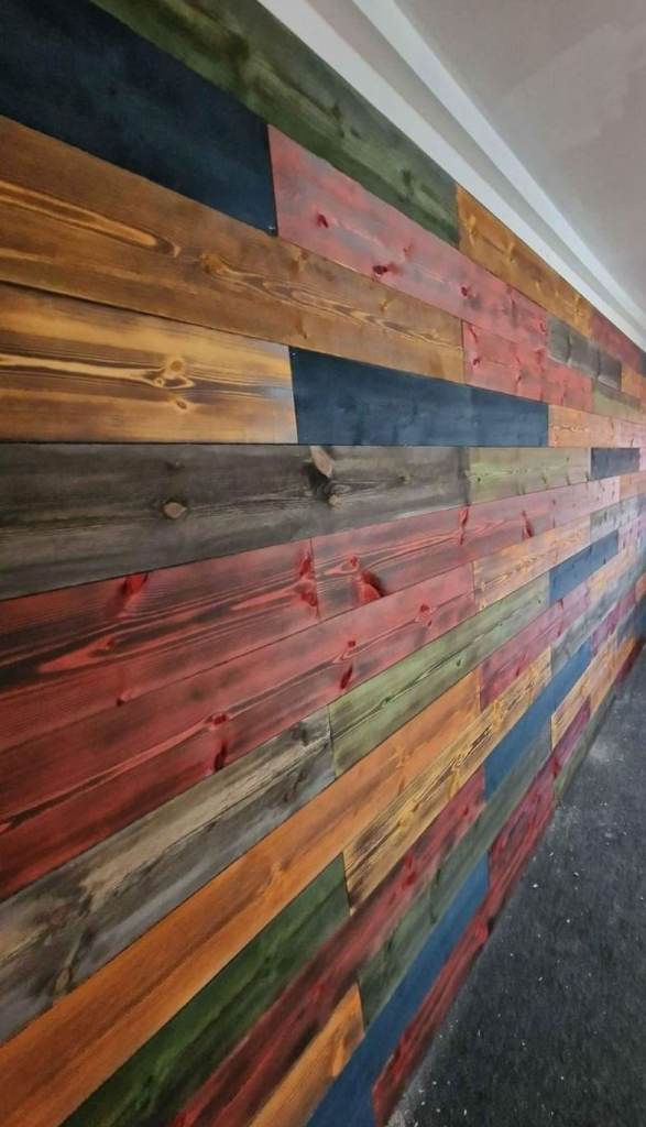Reclaimed Wood Planks - Multicoloured, Good Condition