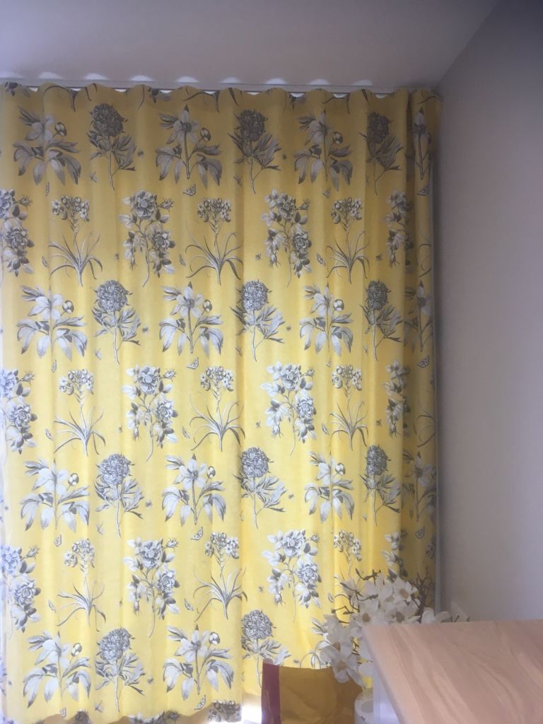 Curtains/Material