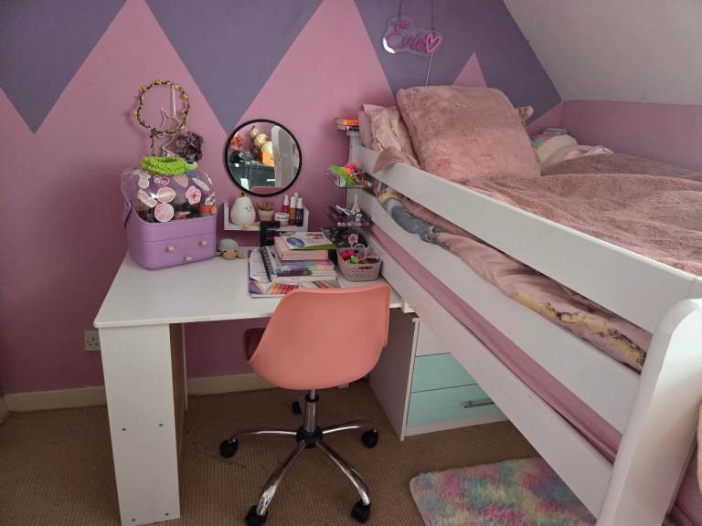 Kids cabin bed