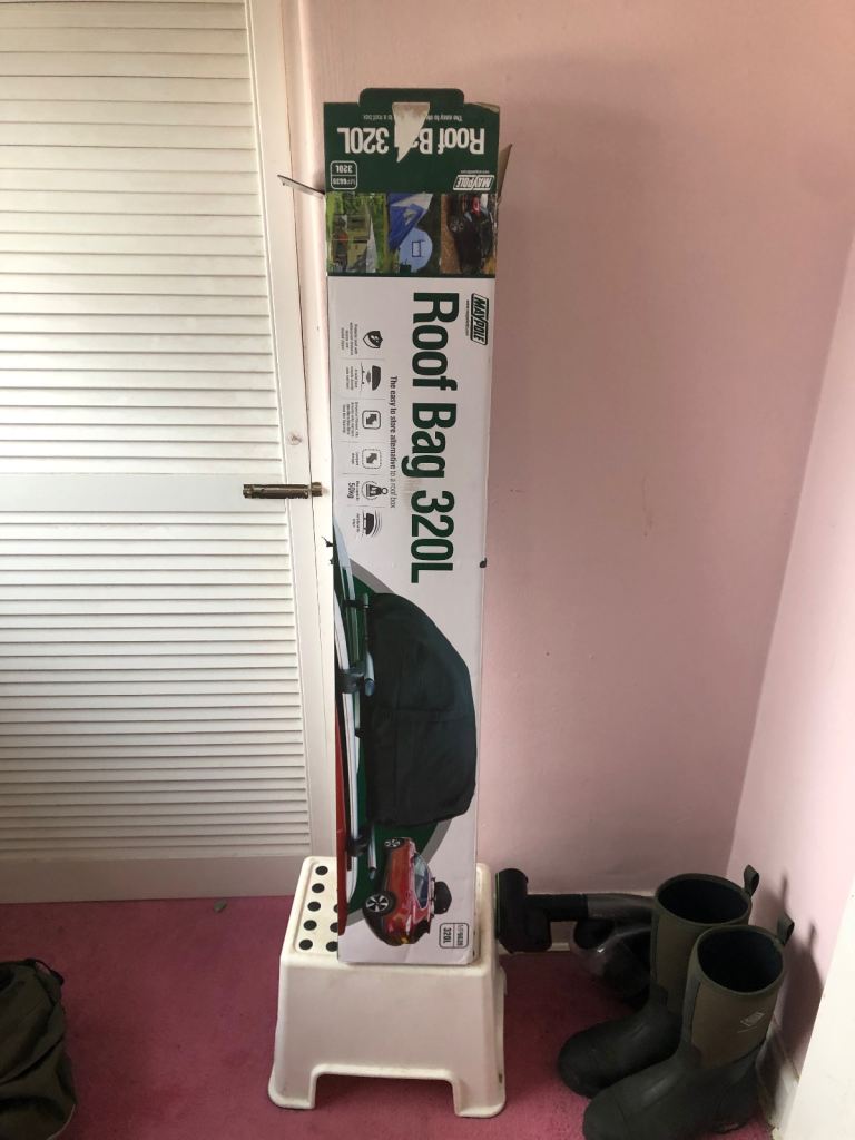 Car roof bag and roof bars