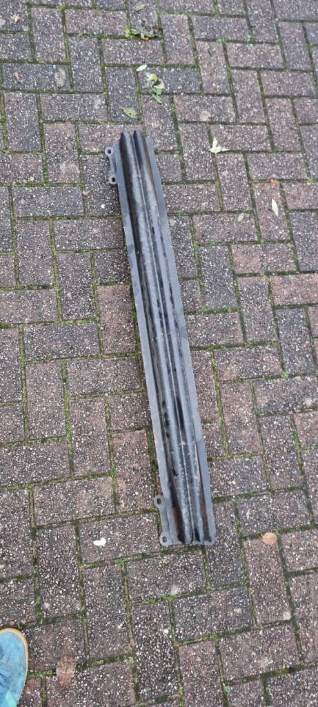 Vw golf mk5 5dr rear bumper crossmember/ mount