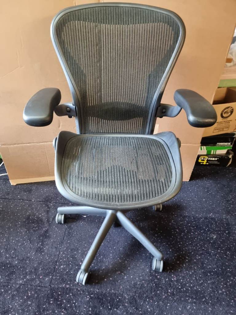Herman Miller Aeron Mesh Office Chair Ergonomic Adjustable Arms 