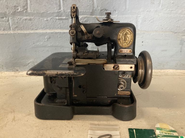 Singer industrial overlocker 81-20