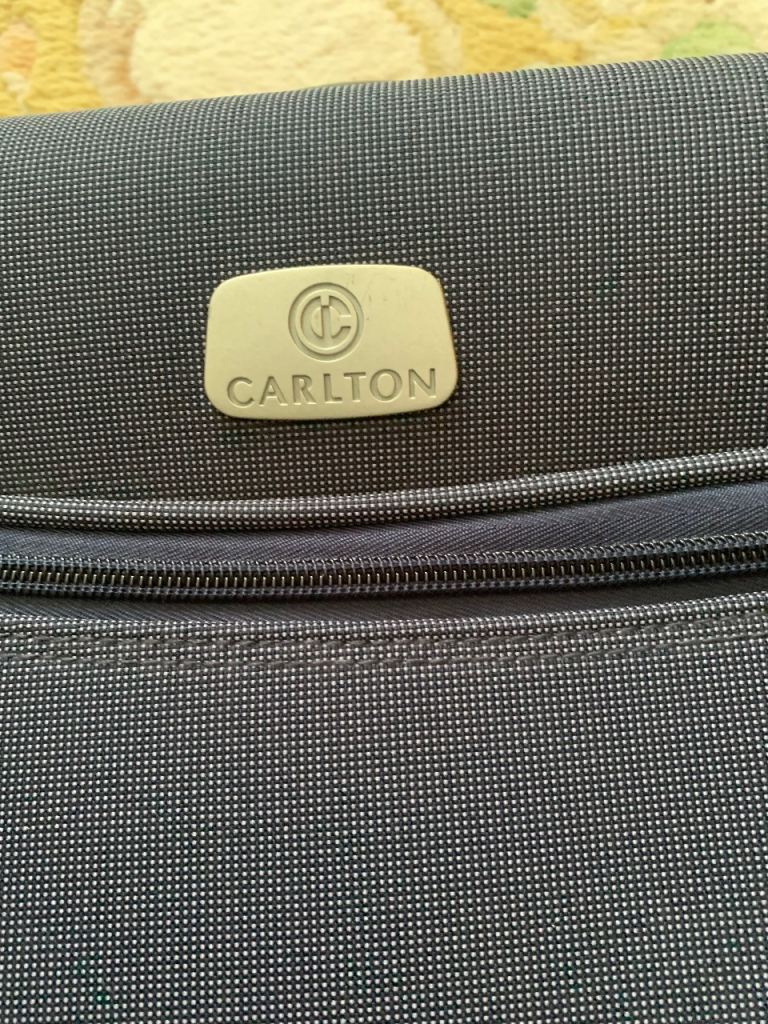 Suit carriers 