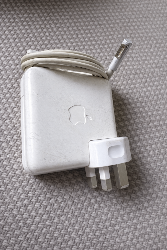 Apple 60W MagSafe Charger A1344