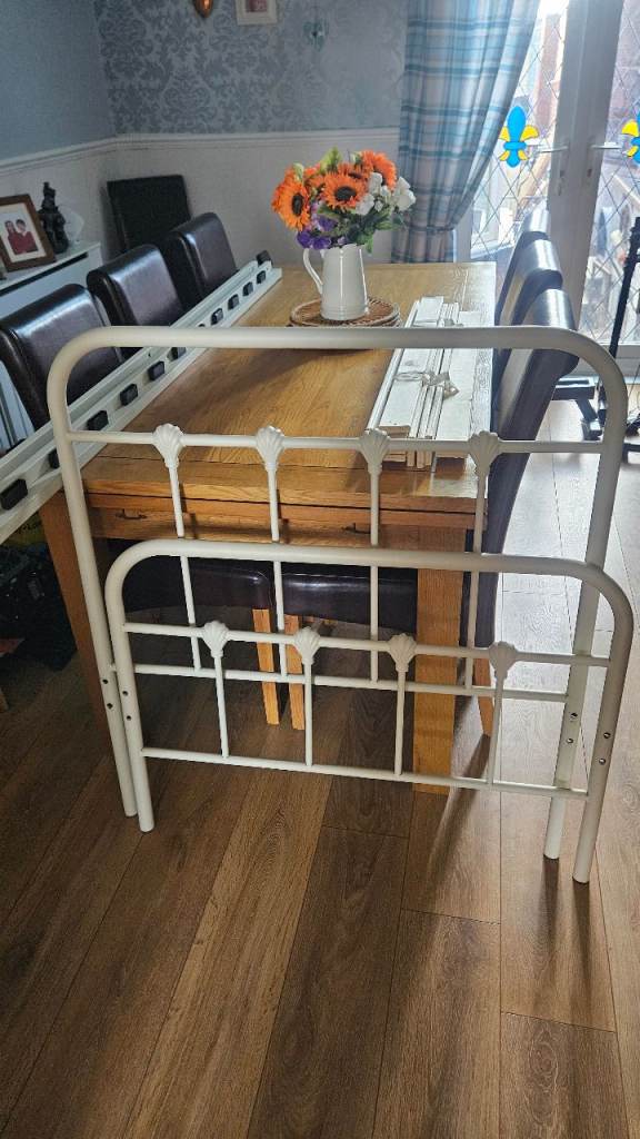 Single metal bed frame and mattress 