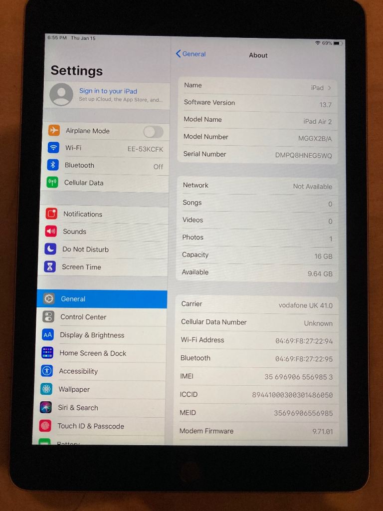 Apple iPad Air 2 16gb wifi and cellular unlocked fully works has good battery 