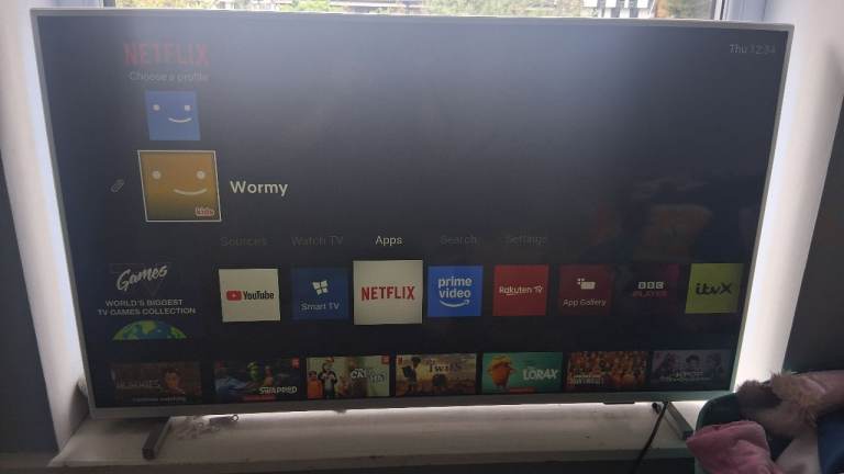 38" phillips ambilight smart tv 