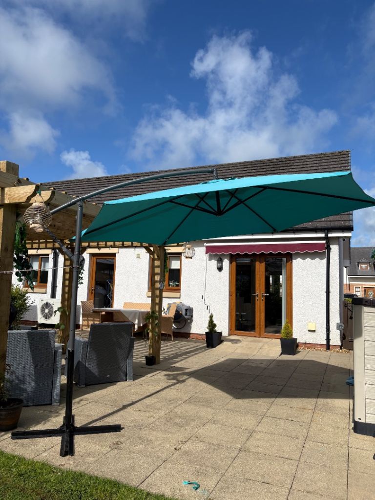 Sun canopy free standing
