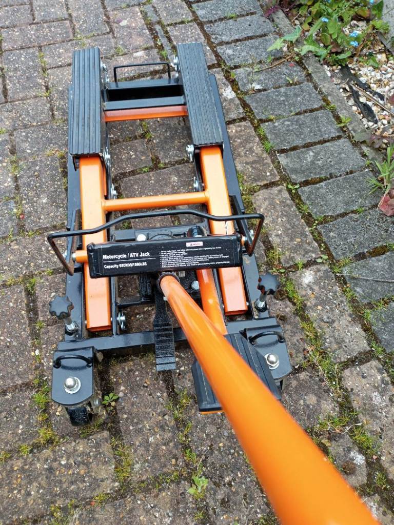Motorcycle lift 