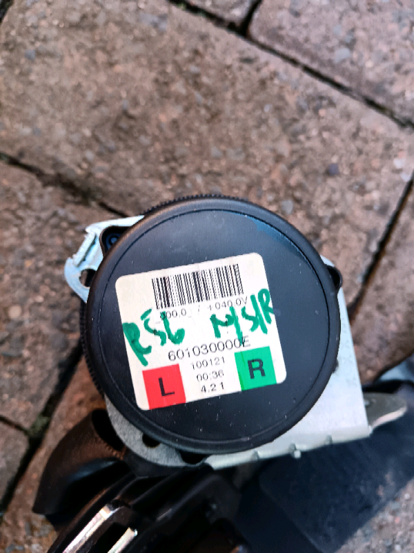 Mini Cooper R56 2010 passenger side rear seat belt, good condition 