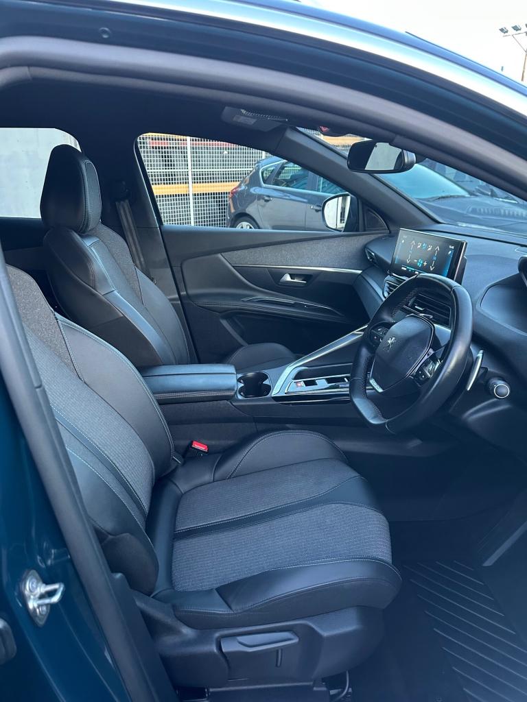 2023 Peugeot 3008 1.2 Hybrid 136 Allure Premium+ 5dr e-DSC6 HATCHBACK Petrol Manual