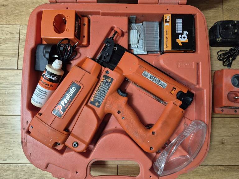 Paslode IM250 F-16 II Cordless 16G Nail Gun Kit w/ Case Charger 6V NiCd
