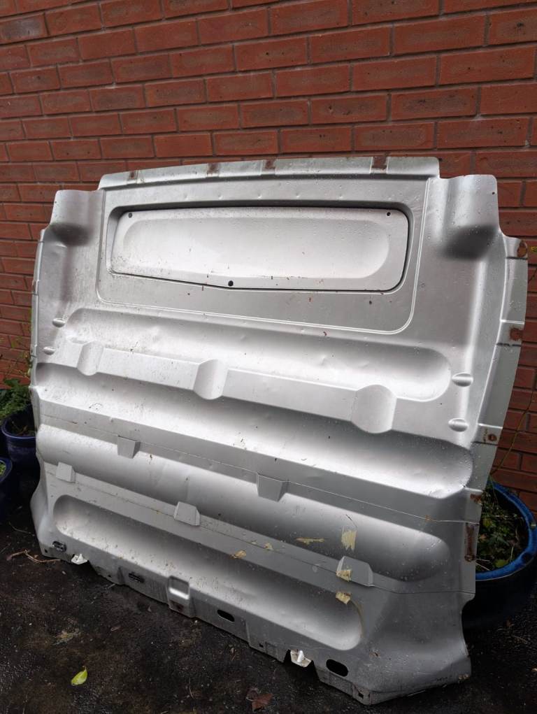 Renault Traffic van bulk head