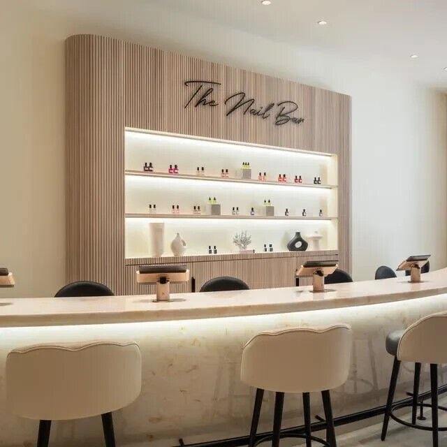 Nail salon, nail parlour, nail bar UK domain name - NIPPYNAILS CO UK