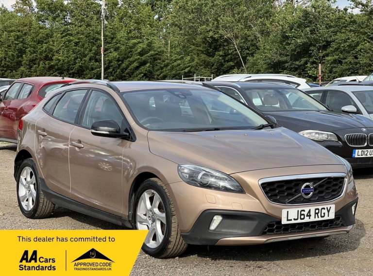 2015 Volvo V40 Cross Country 1.6 D2 Lux Nav Euro 5 (s/s) 5dr HATCHBACK Diesel Manual