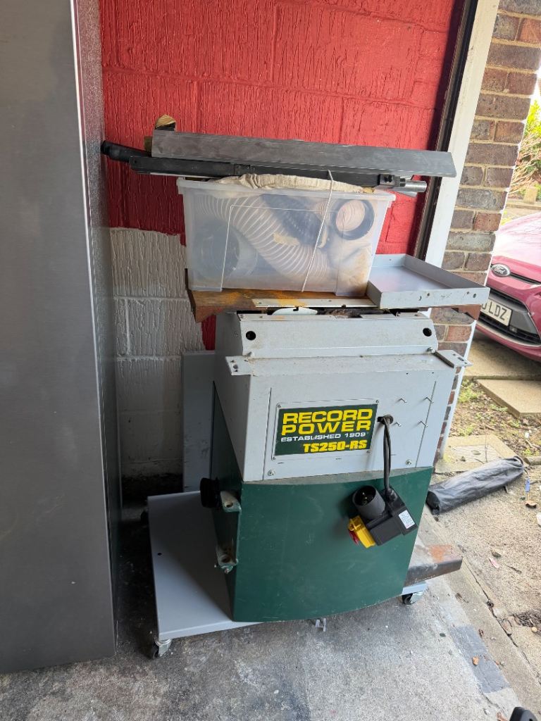 Cabinet maker saw