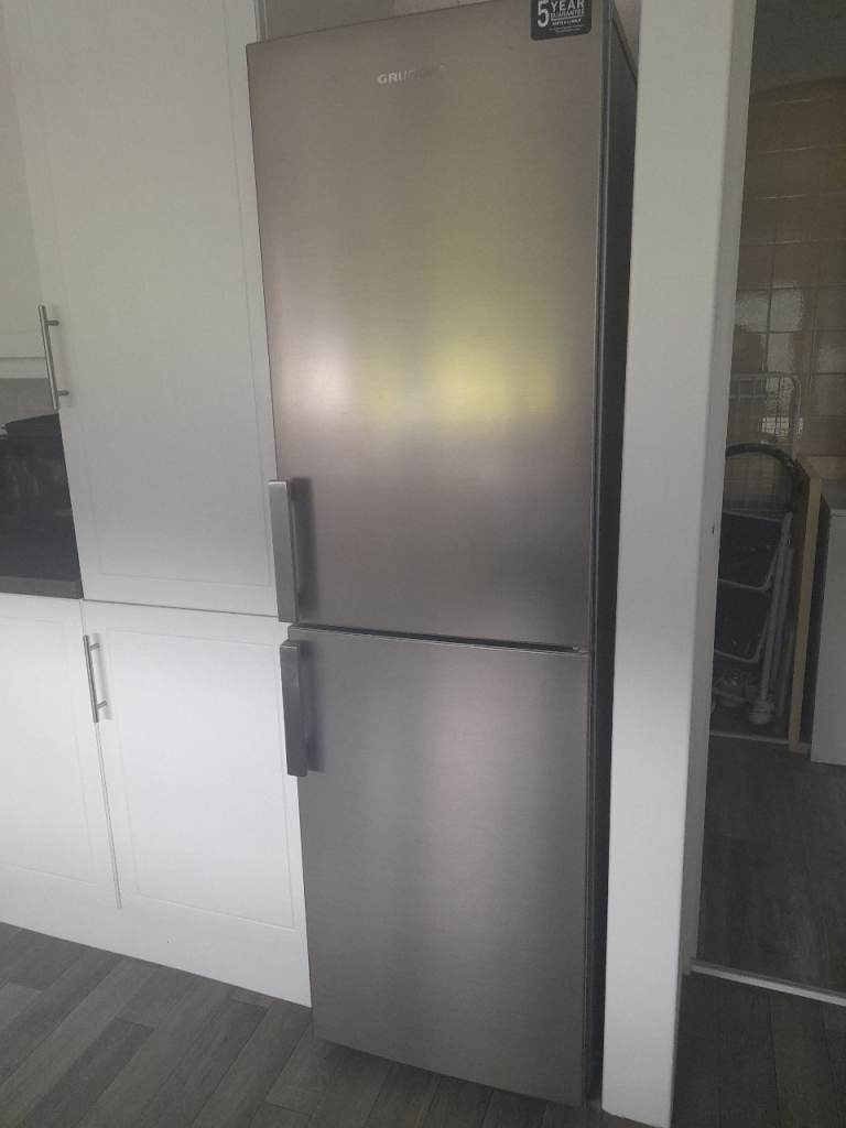 Grundig 60/40 frost free fridge freezer for parts or repair
