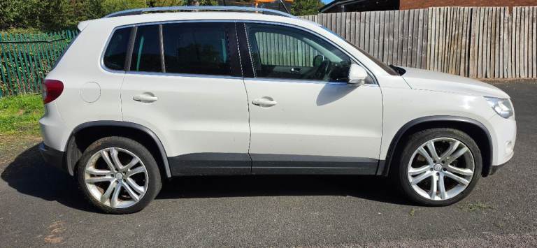 Volkswagen, TIGUAN, Estate, 2011, Manual, 1968 (cc), 5 doors