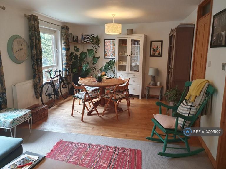 2 bedroom flat in Wycliffe Row, Bristol, BS3 (2 bed) (#3005107)